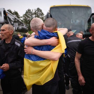 Під час третього дня обміну з російського полону повернулися ще п’ятеро прикарпатців Під час третього дня обміну з російського полону повернулися ще п’ятеро прикарпатців