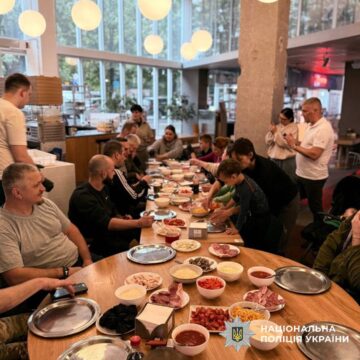 Поліцейські Прикарпаття організували творче дозвілля для поранених бійців