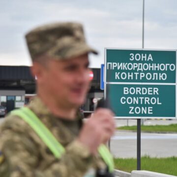 Літній сезон подорожей: як безпечно та швидко перетнути кордон з дітьми