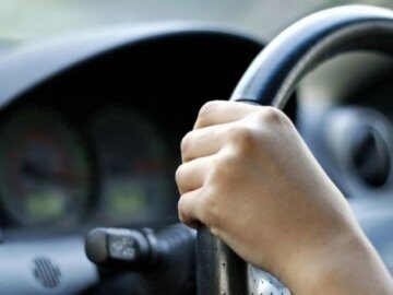 В Івано-Франківську 14-річного хлопця виявили за кермом автомобіля