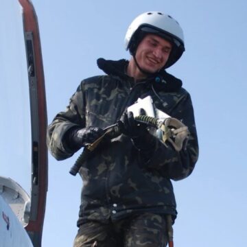 Зеленський присвоїв звання Героя України загиблому пілоту Максиму Устименку Зеленський присвоїв звання Героя України загиблому пілоту Максиму Устименку