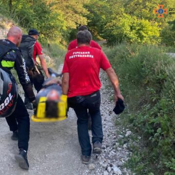 На Вовчинецьких горах під час велопрогулянки травмувався юнак: знадобилась допомога рятувальників
