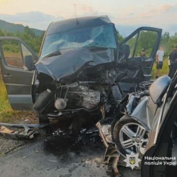 Водій позашляховика виїхав на зустрічну смугу: у поліції повідомили деталі смертельної аварії на Рожнятівщині