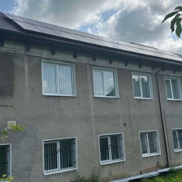 Заклади охорони здоров’я Рожнятівської громади стали енергонезалежними завдяки сонячним електростанціям Заклади охорони здоров’я Рожнятівської громади стали енергонезалежними завдяки сонячним електростанціям