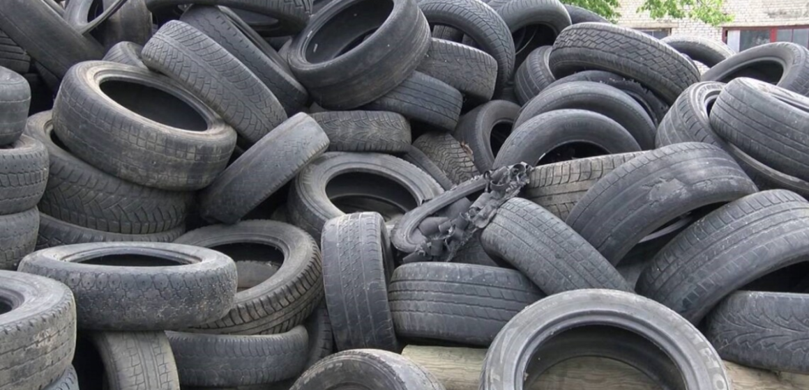 На калуському підприємстві незаконно виготовляли пальне, спалюючи шини