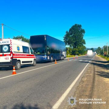 У Долині водій автобуса «Львів-Болгарія» на смерть збив літню жінку