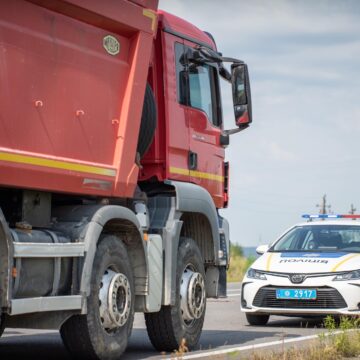 Через спеку в Івано-Франківській області обмежено рух великовагового транспорту