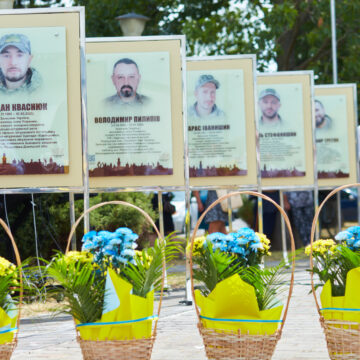 В Угорниках відкрили Меморіал загиблим Героям