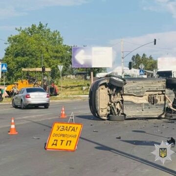 Водій кабріолета порушив ПДР: деталі ДТП в Івано-Франківську за участі двох “БМВ” Водій кабріолета порушив ПДР: деталі ДТП в Івано-Франківську за участі двох “БМВ”