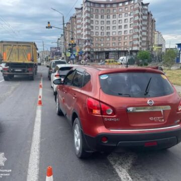 У Франківську водій з ознаками сп’яніння вчинив аварію за участі трьох автомобілів У Франківську водій з ознаками сп’яніння вчинив аварію за участі трьох автомобілів