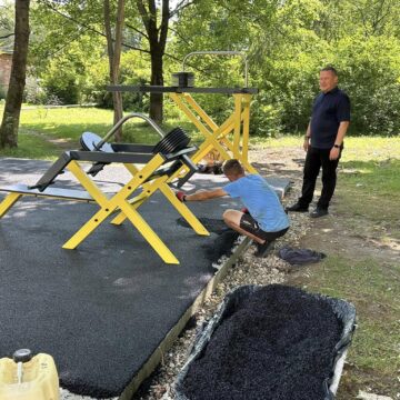 Біля відділення реабілітації Надвірнянської лікарні відкриють спортивний майданчик для занять воркаутом