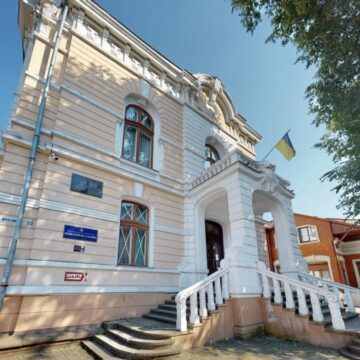 15 експонатів російсько-української війни з Херсонщини передали до музею в Коломиї
