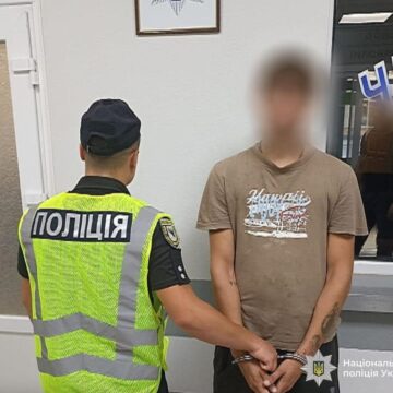 На Коломийщині 22-річний молодик поранив чоловіка з травматичного пістолета