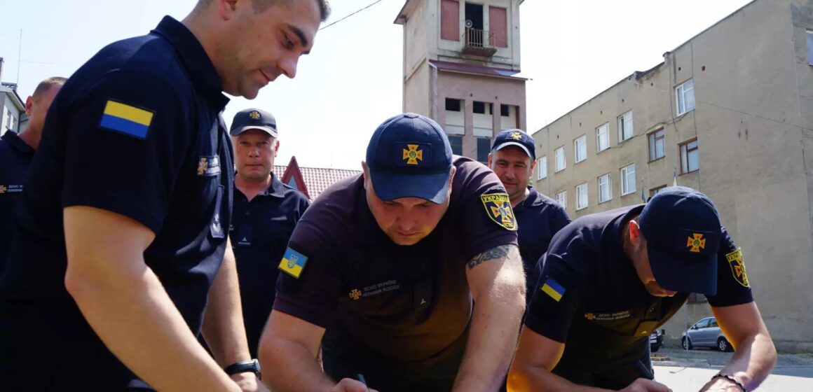 Прикарпатські рятувальники повернулися з чергової ротації