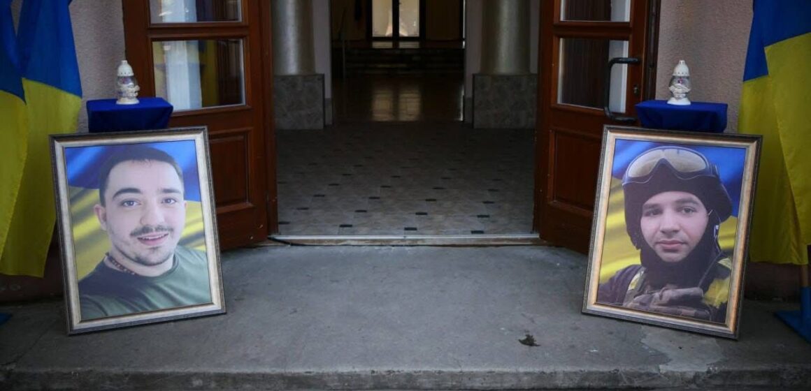 Калуська громада провела у Вічність двох молодих захисників – Назарія Мельника та Назара Багрія
