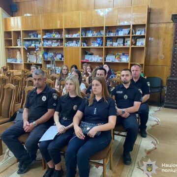 Розкрили 113 злочинів: дільничні поліцейські Калуського району відзвітували громаді про свою роботу