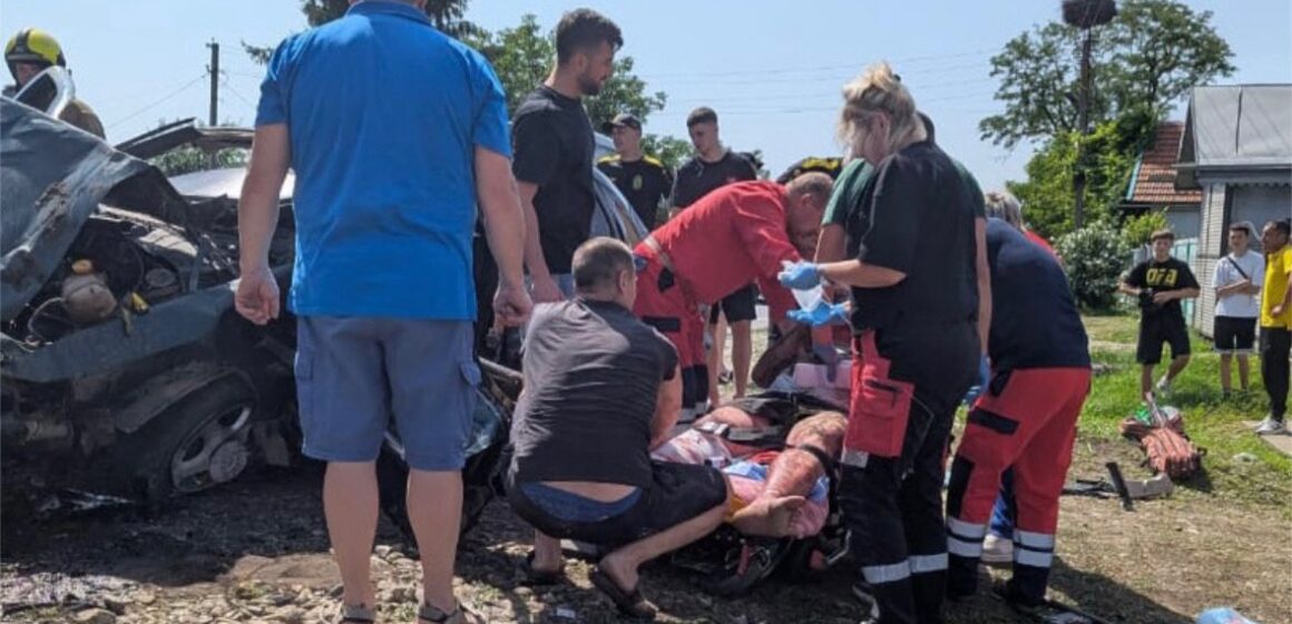 Рятувальники деблокували постраждалого внаслідок ДТП у Коломийському районі