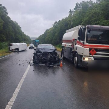 ДТП на Калущині: мікроавтобус зіткнувся із легковиком (ФОТОФАКТ)