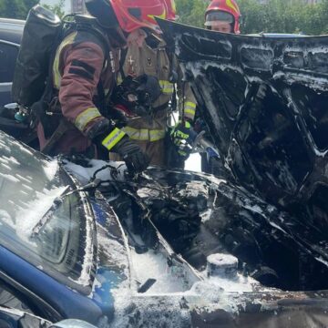 В Івано-Франківську горів автомобіль (ФОТОФАКТ)