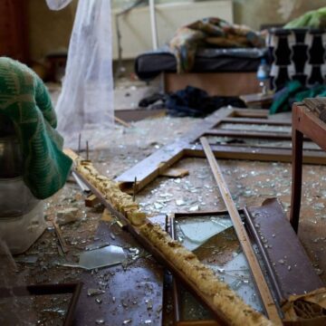 Не спустились у підвал, тому лишилися живими. Історії постраждалих від обстрілу в Івано-Франківській громаді Не спустились у підвал, тому лишилися живими. Історії постраждалих від обстрілу в Івано-Франківській громаді