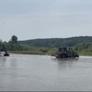 У Воскресінцях на річці Прут розпочались масштабні берегоукріплювальні роботи
