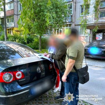10 000 доларів з особи за перетин кордону: Нацполіція та СБУ заблокували черговий нелегальний канал втечі «ухилянтів»