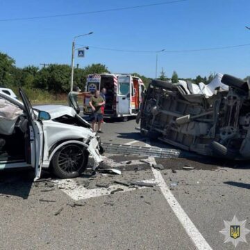 Двох пасажирів автобуса госпіталізували: на Коломийщині трапилась ДТП