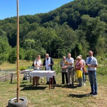 Вірні села на Рожнятівщині зібрали 100 тисяч гривень для Захисників України