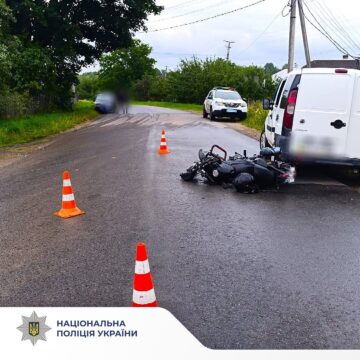Прикарпатські поліцейські розслідують обставини ДТП, у яких травмувалися пішохід та мотоцикліст Прикарпатські поліцейські розслідують обставини ДТП, у яких травмувалися пішохід та мотоцикліст