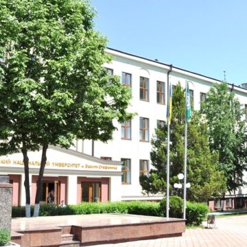 По 500 $ отримають 14 вступників Карпатського університету з найвищими балами