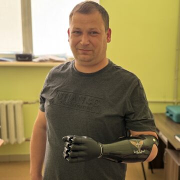 Людина із залізною рукою та сталевим духом