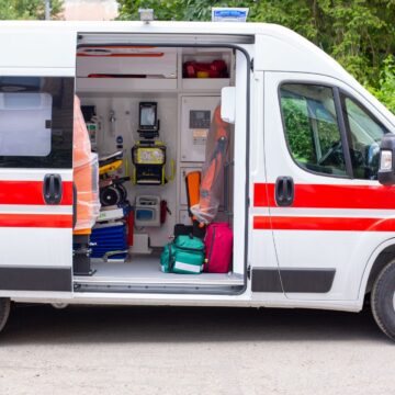 Франківська центральна лікарня отримала нову швидку та єдину в області “штучну легеню” Франківська центральна лікарня отримала нову швидку та єдину в області “штучну легеню”