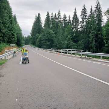 Біля Ворохти добудували міст, який планували завершити ще в 2022 році