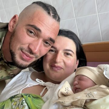 Зачатий на Донеччині: в сім’ї добровольця з Калущини Володимира Сенича в День Незалежності народився син Зачатий на Донеччині: в сім’ї добровольця з Калущини Володимира Сенича в День Незалежності народився син