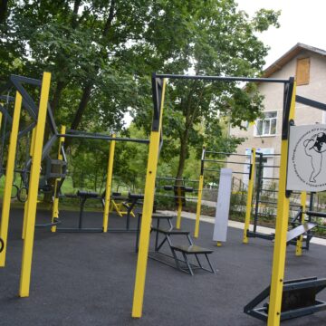 У Надвірній відкрили сучасний інклюзивний спортивний майданчик «СтронгВоркаут» (ФОТО)