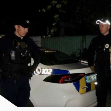 На Прикарпатті поліцейські повідомили про підозру грабіжнику, який вчинив напад на жінку