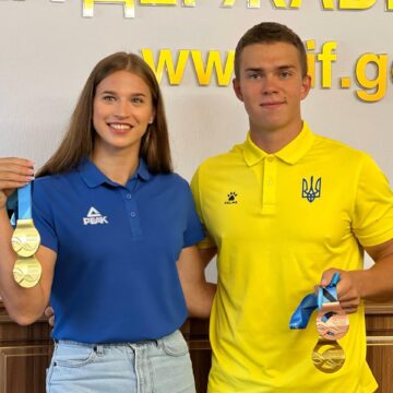 Прикарпатських спортсменів Ірину Федорів та Віталія Пристая привітали з перемогами на міжнародних змаганнях  (ФОТО)