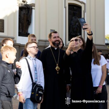 Розпочався Молодіжний форум Івано-Франківської Митрополії «Чат з Богом»