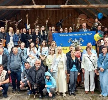 На День Незалежності України в Косові виступив «Оркестра тур»