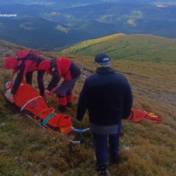 Двоє туристів травмувалися в Карпатах