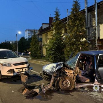 Один з автомобілів виїхав на зустрічну: поліція встановлює обставини смертельної автопригоди в обласному центрі