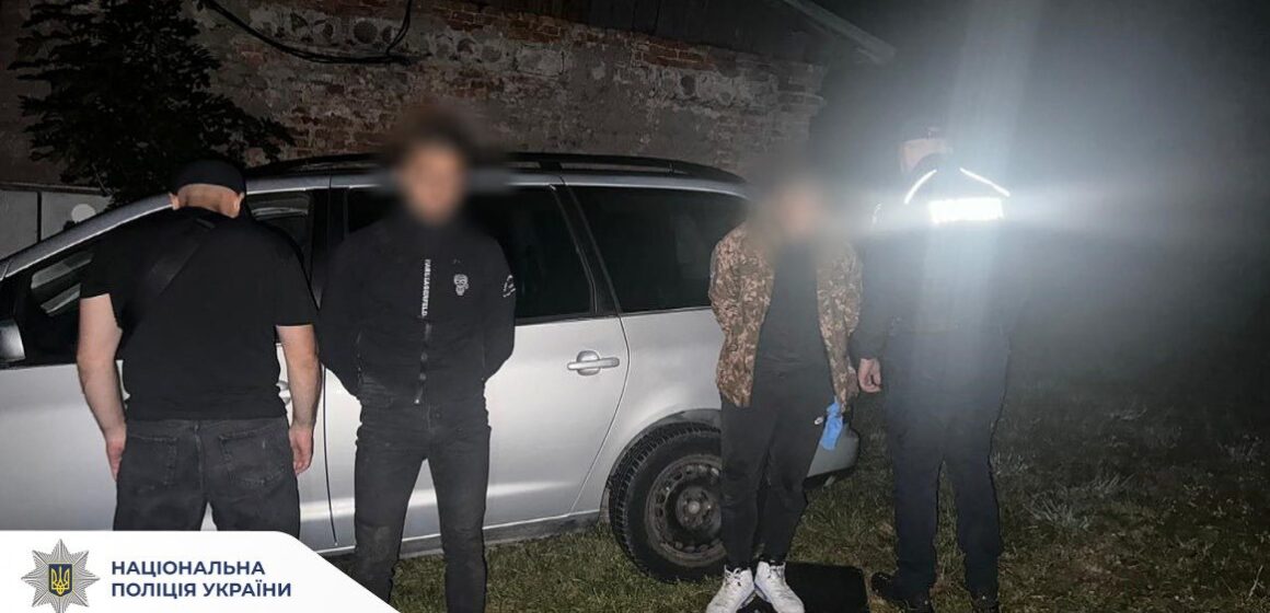 На Івано-Франківщині двоє молодиків розтрощили молотками рейсовий автобус