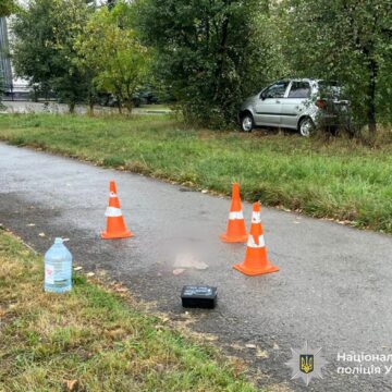В Івано-Франківську водій збив жінку-пішохода на тротуарі
