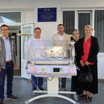 Пологовий будинок Івано-Франківська отримав інкубатор для новонароджених діток