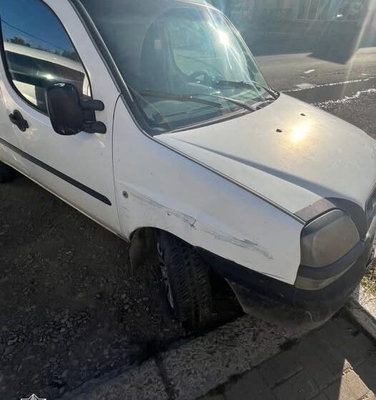 У Франківську нетверезий водій врізався у запарковане авто (ФОТОФАКТ)