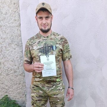 Воїна Миколу Лозинського з Надвірнянщини нагородили нагрудним знаком  “За сумлінну службу”