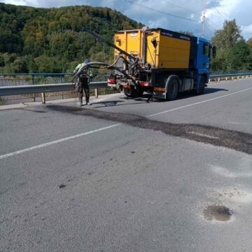 На Прикарпатті тривають ремонтні роботи на мостах: де саме