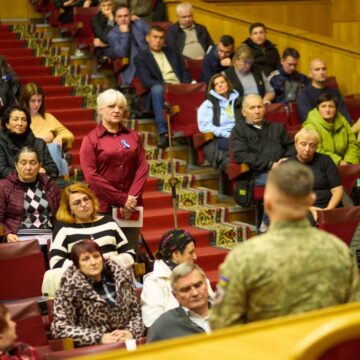 Руслан Марцінків зустрівся з родинами зниклих безвісти військових