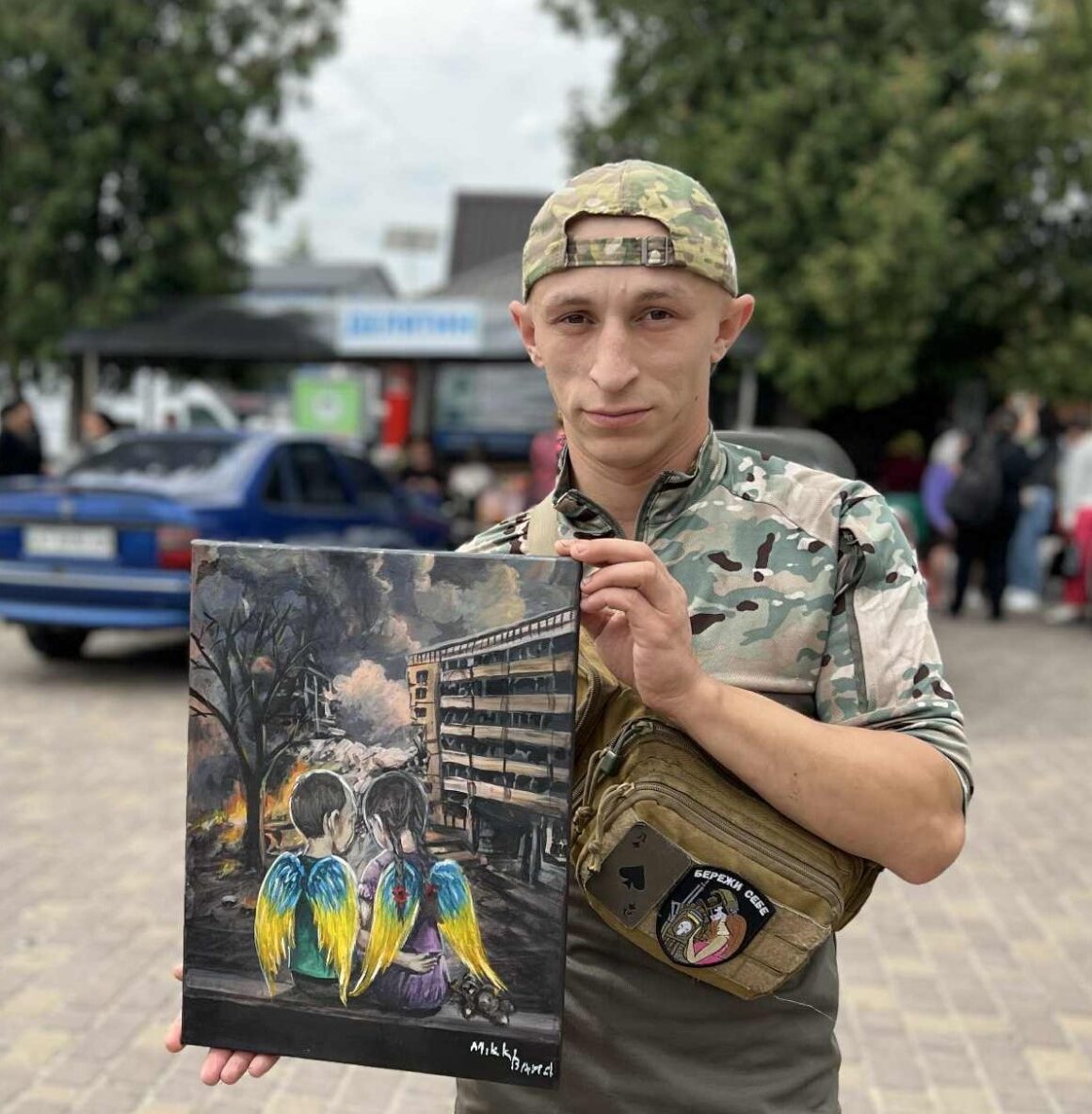 У перервах між боями - пише картини та набиває тату побратимам У перервах між боями - пише картини та набиває тату побратимам