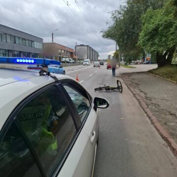 В Івано-Франківську внаслідок наїзду автомобіля травмована велосипедистка